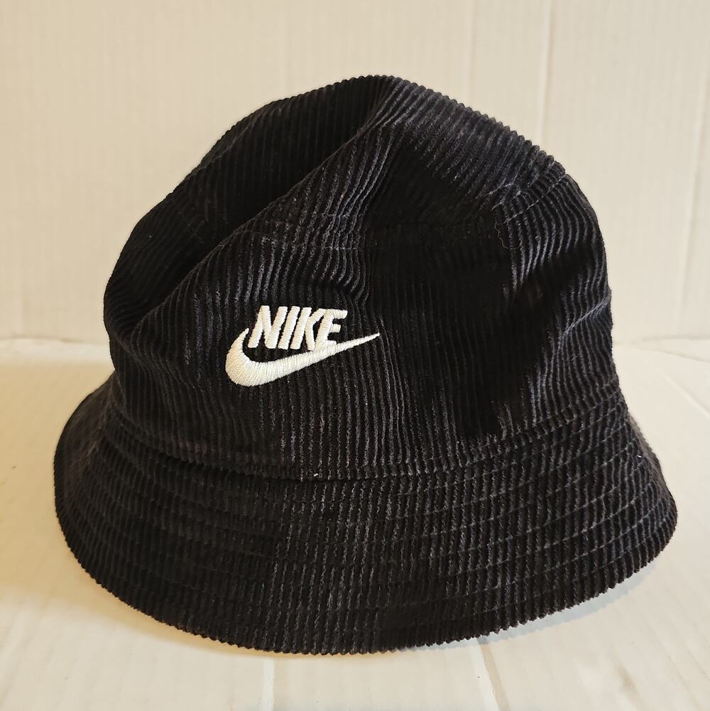 Nike Sportswear Futura Bucket Hat Corduroy Black Logo Bucket Hat Size m/l